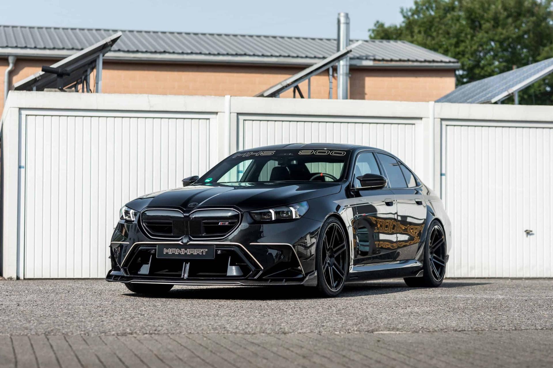 سه‌چهارم جلویی مدل سفارشی BMW M5 منهارت