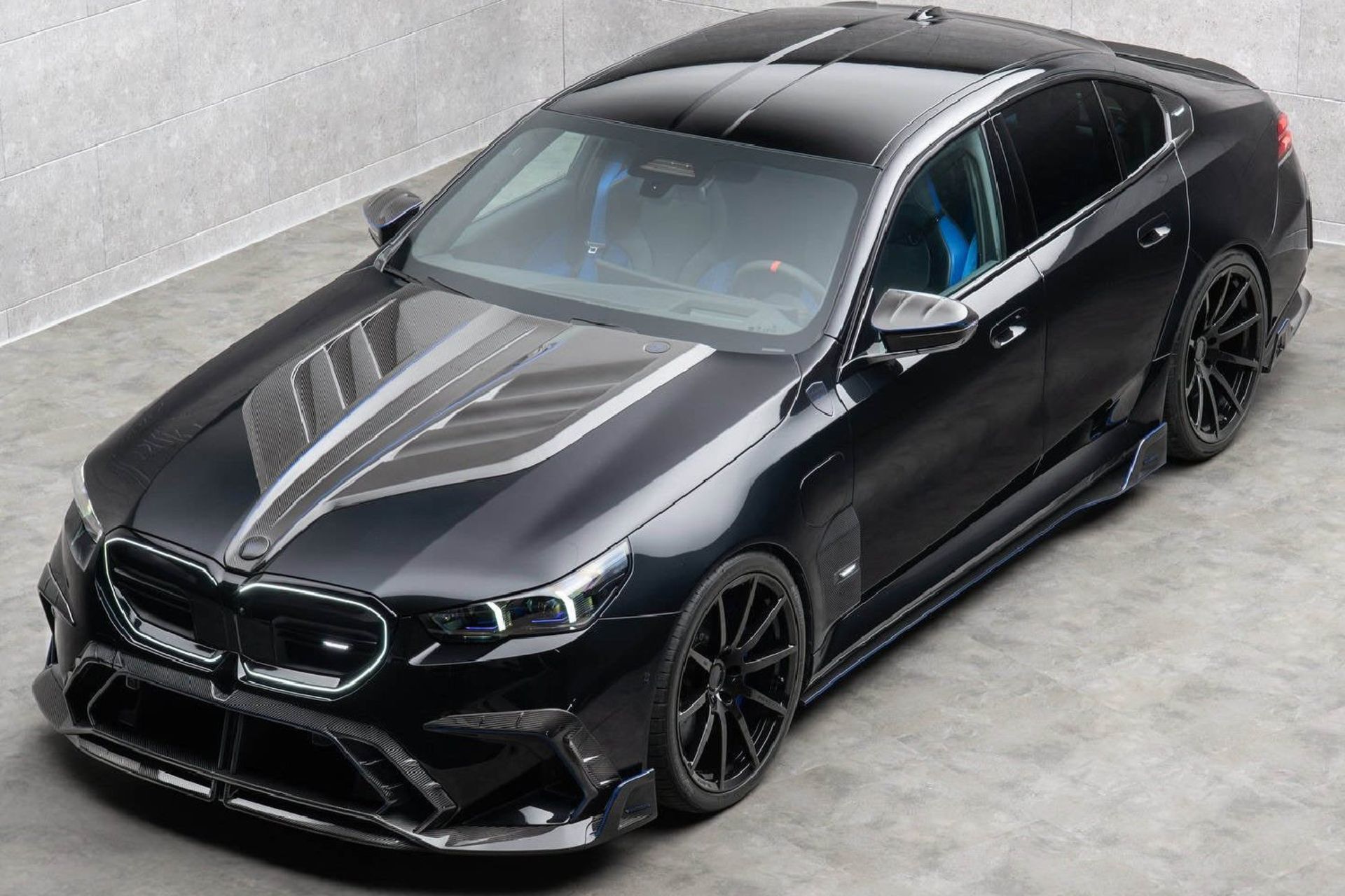 بی ام و M5 منصوری