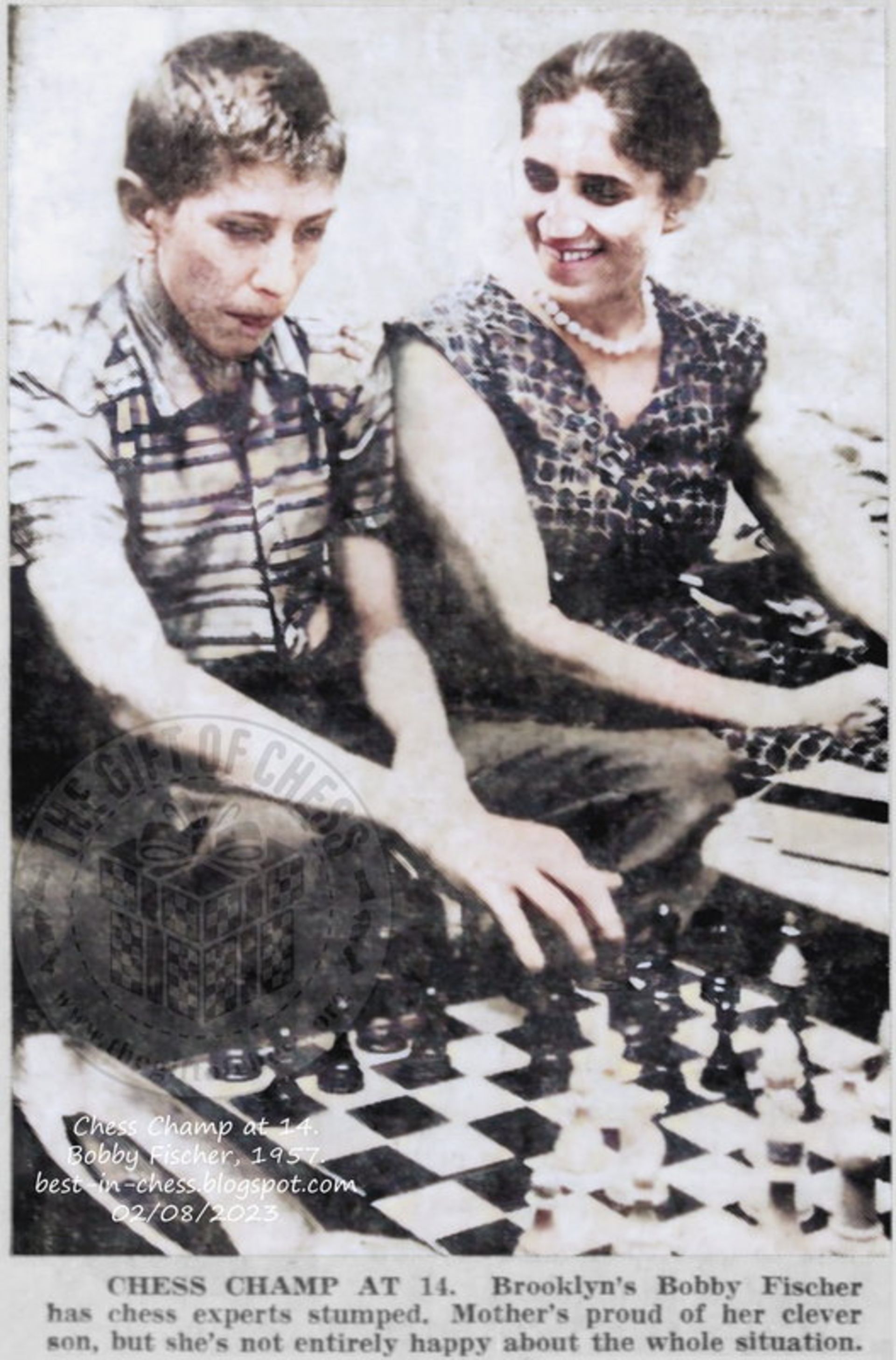 بابی فیشر در نوجوانی کنار مادرش