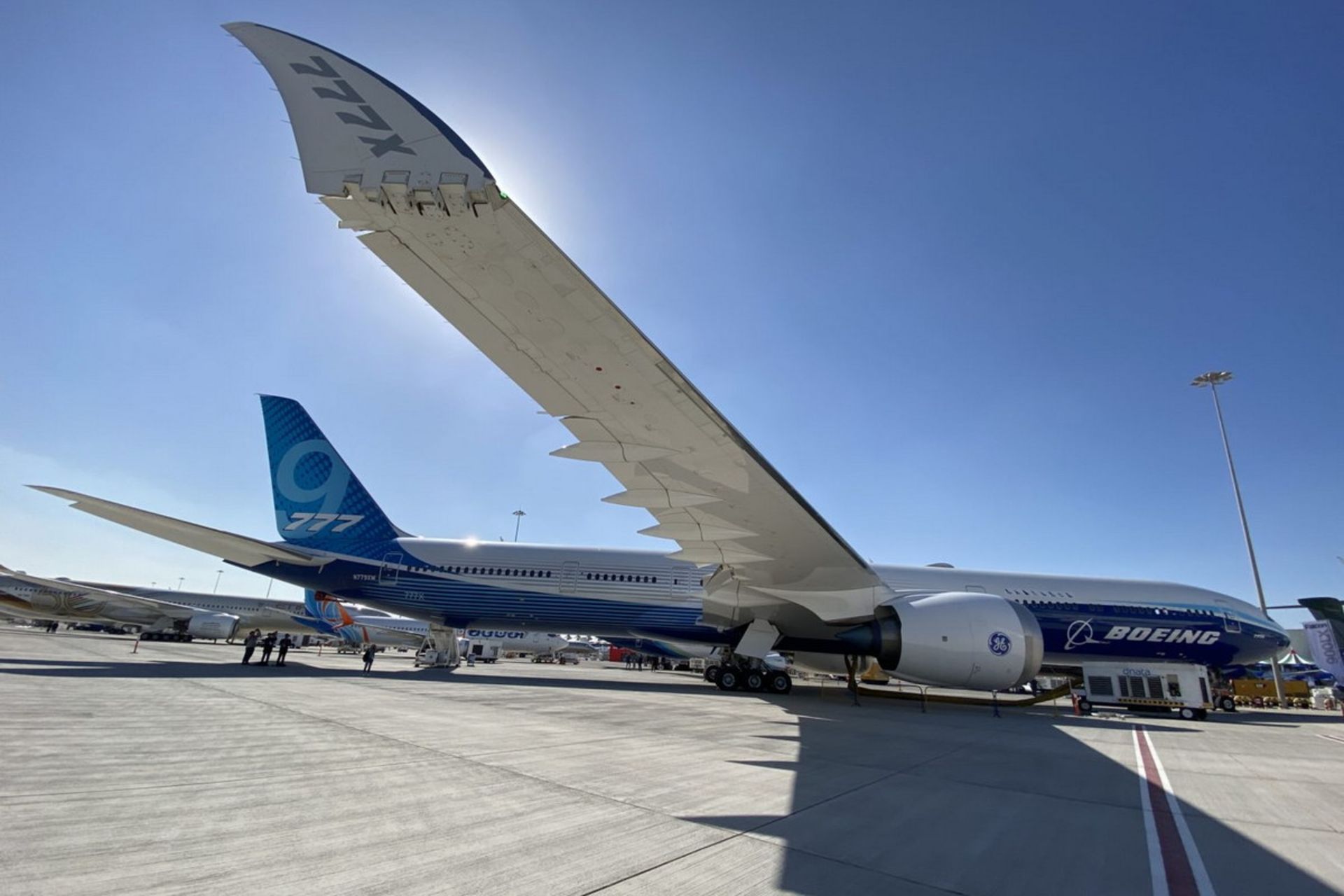 هواپیمای بویینگ ۷۷۷ ایکس (Boeing 777X) روی زمین