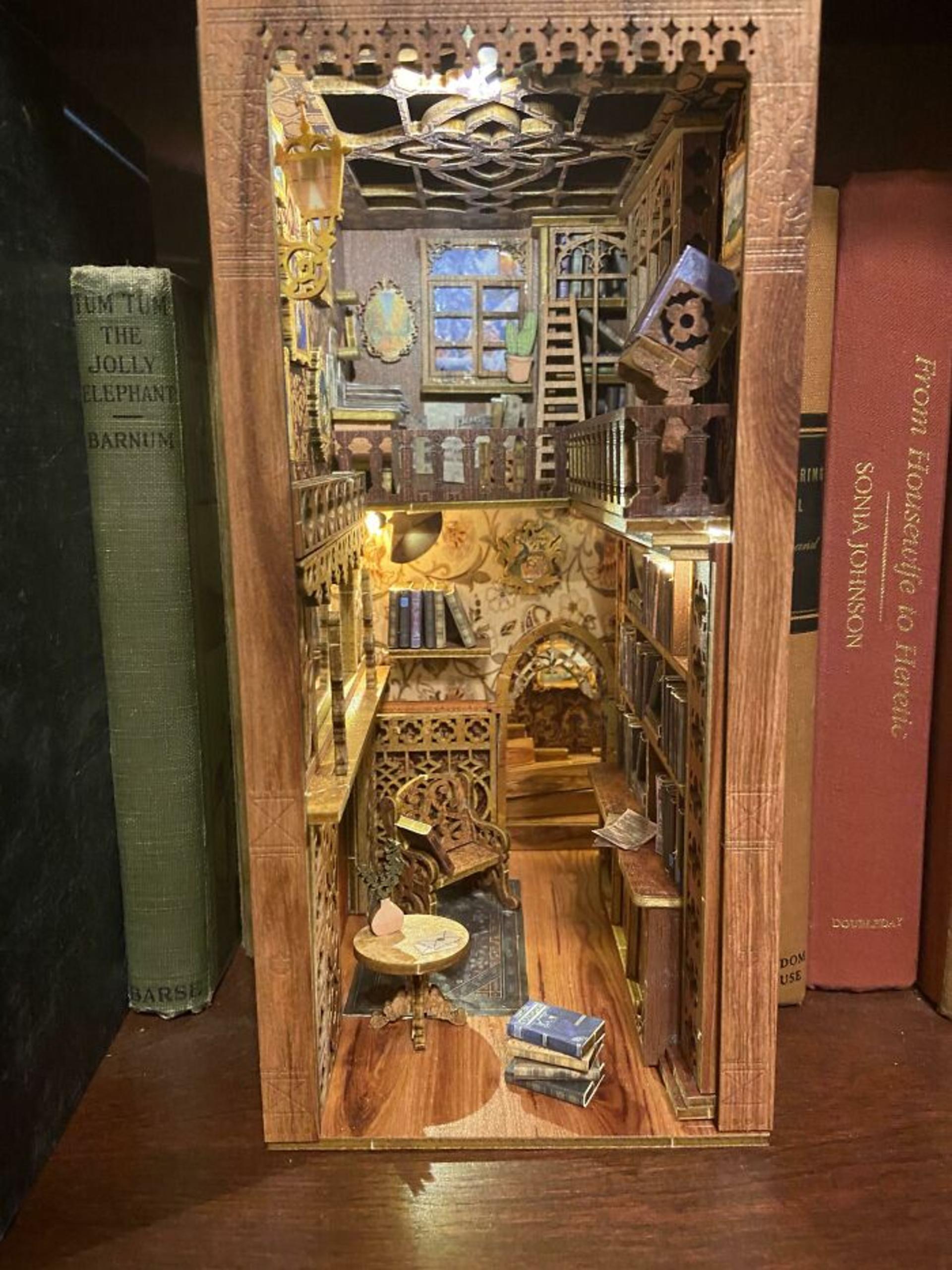 کتابخانه مینیاتوری
