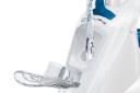 اتو بخار بوش Bosch TDA302401W در حال پر کردن مخزن آب