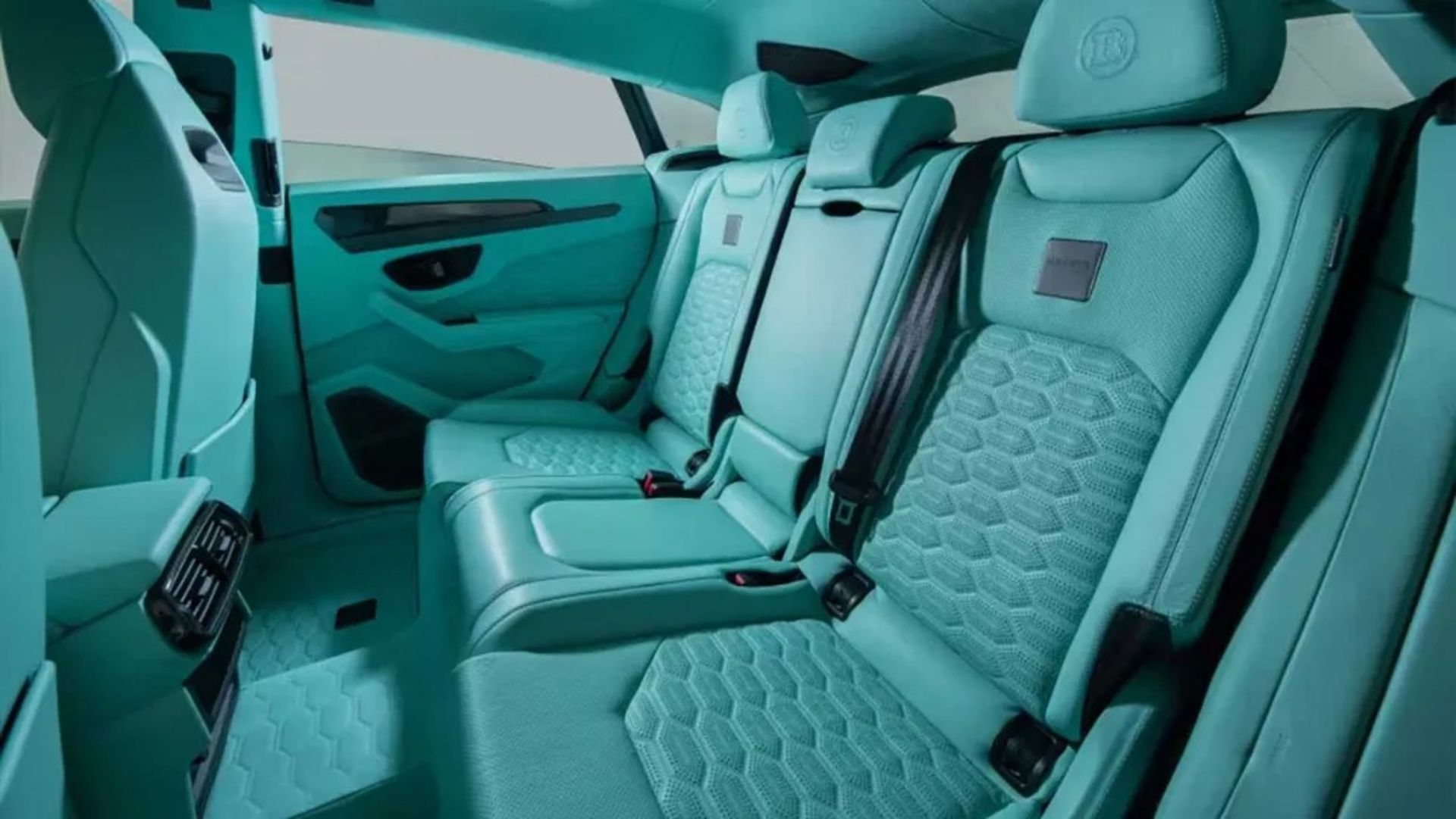 بخش عقبی کابین داخلی خودرو برابوس ۹۰۰