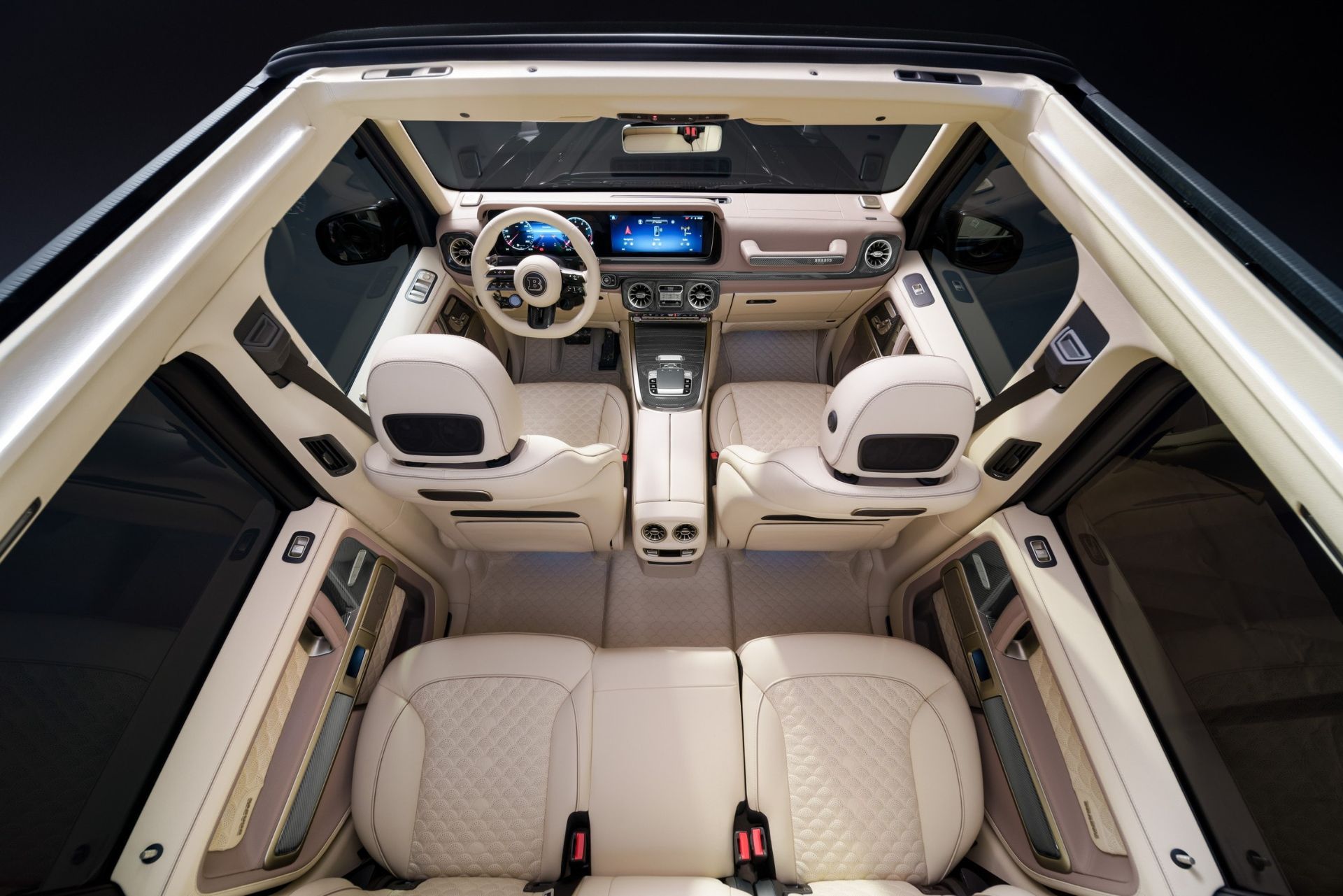 کابین خودرو برابوس جی کلاس ۸۰۰ رنگ کرم از بالا