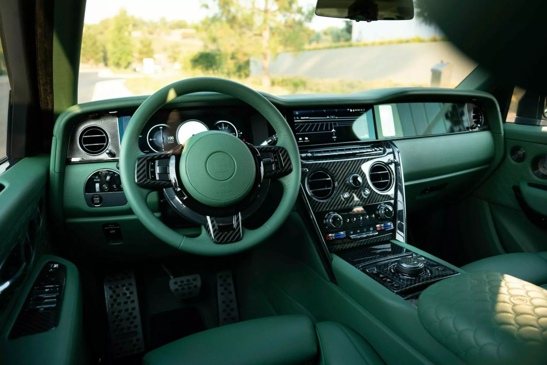 کابین داخلی رولزرویس BRABUS 700 Cullinan Series II 