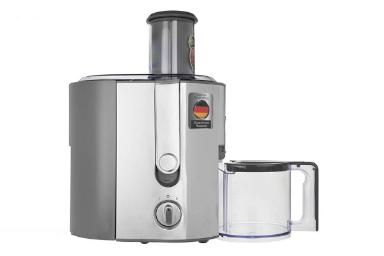 نمای روبه روی آبمیوه گیری براون J700 به همراه پارچ