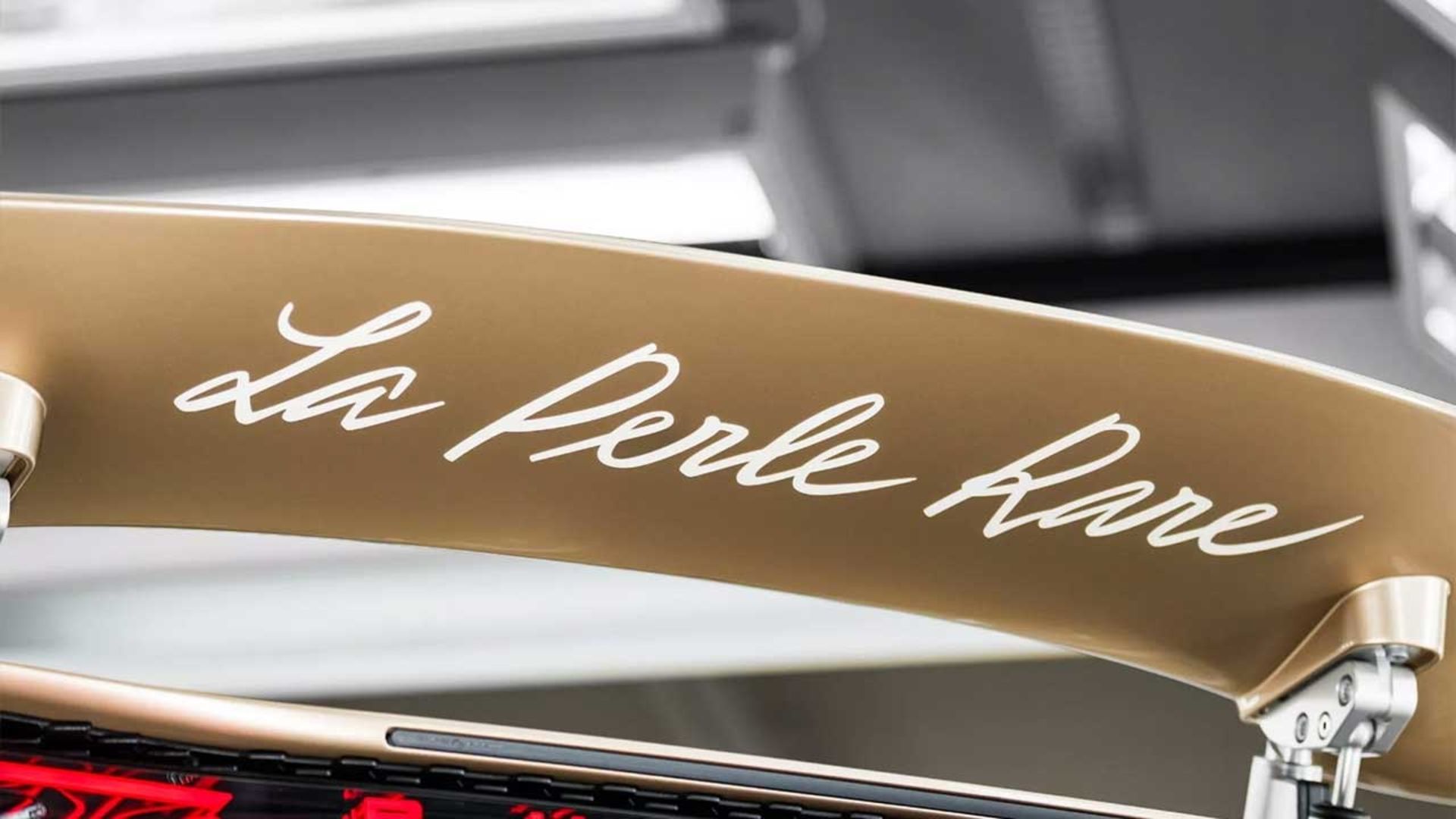 بال عقب خودرو سفارشی بوگاتی میسترال