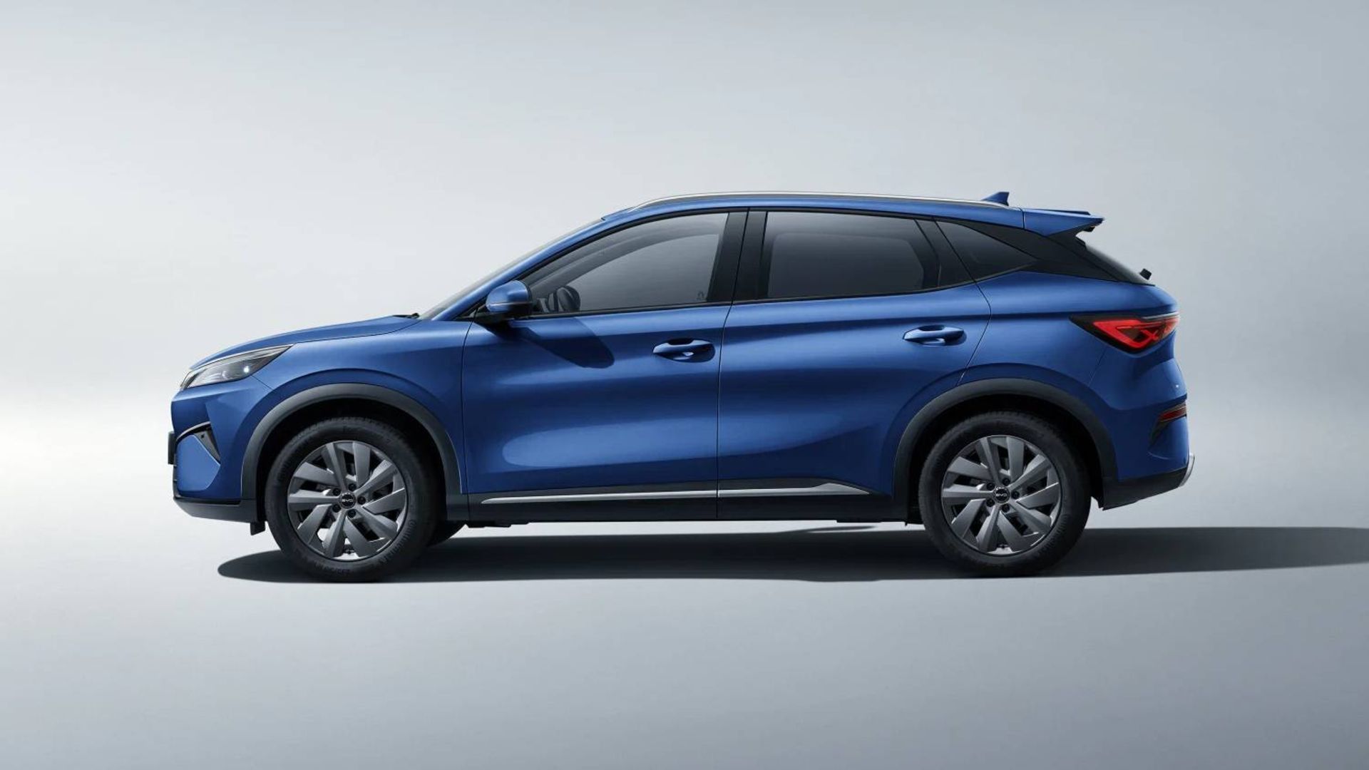 کراس اور BYD Atto 3 Evo