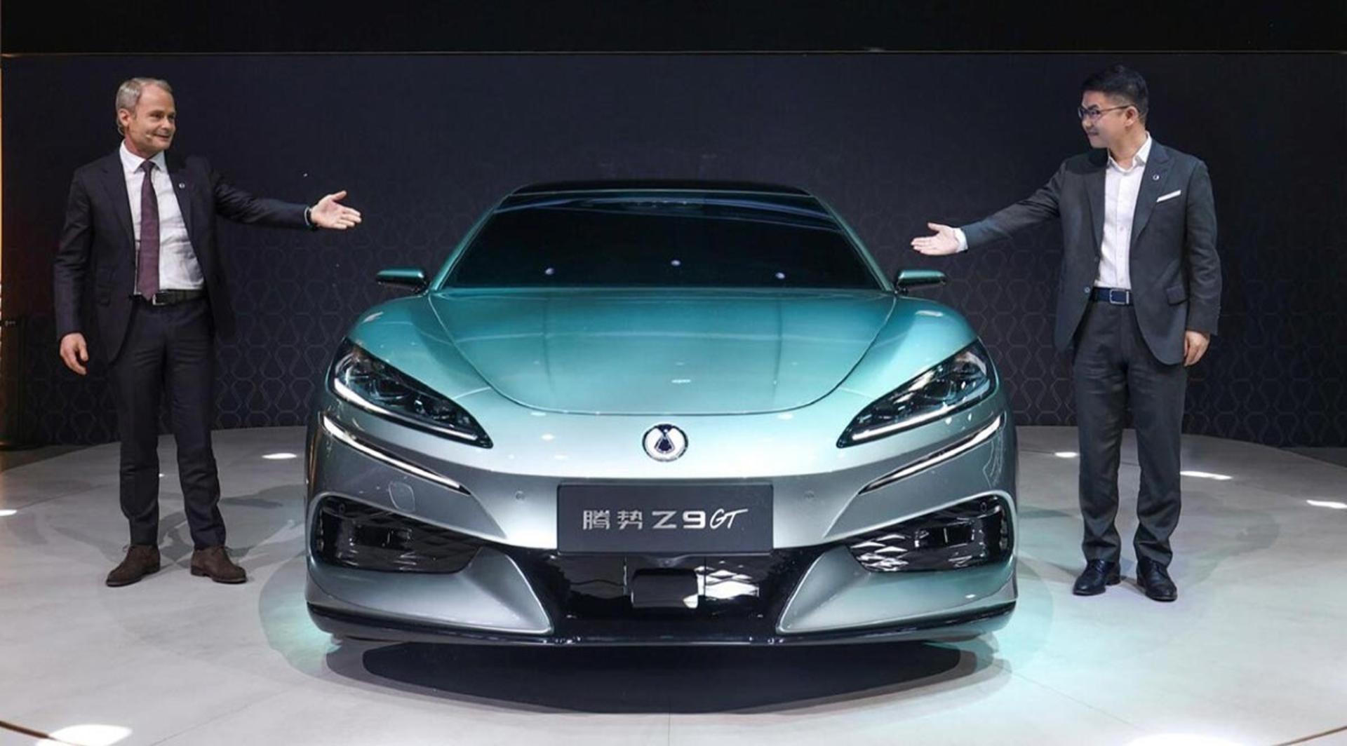 نمای جلو خودرو BYD Denza Z9 GT