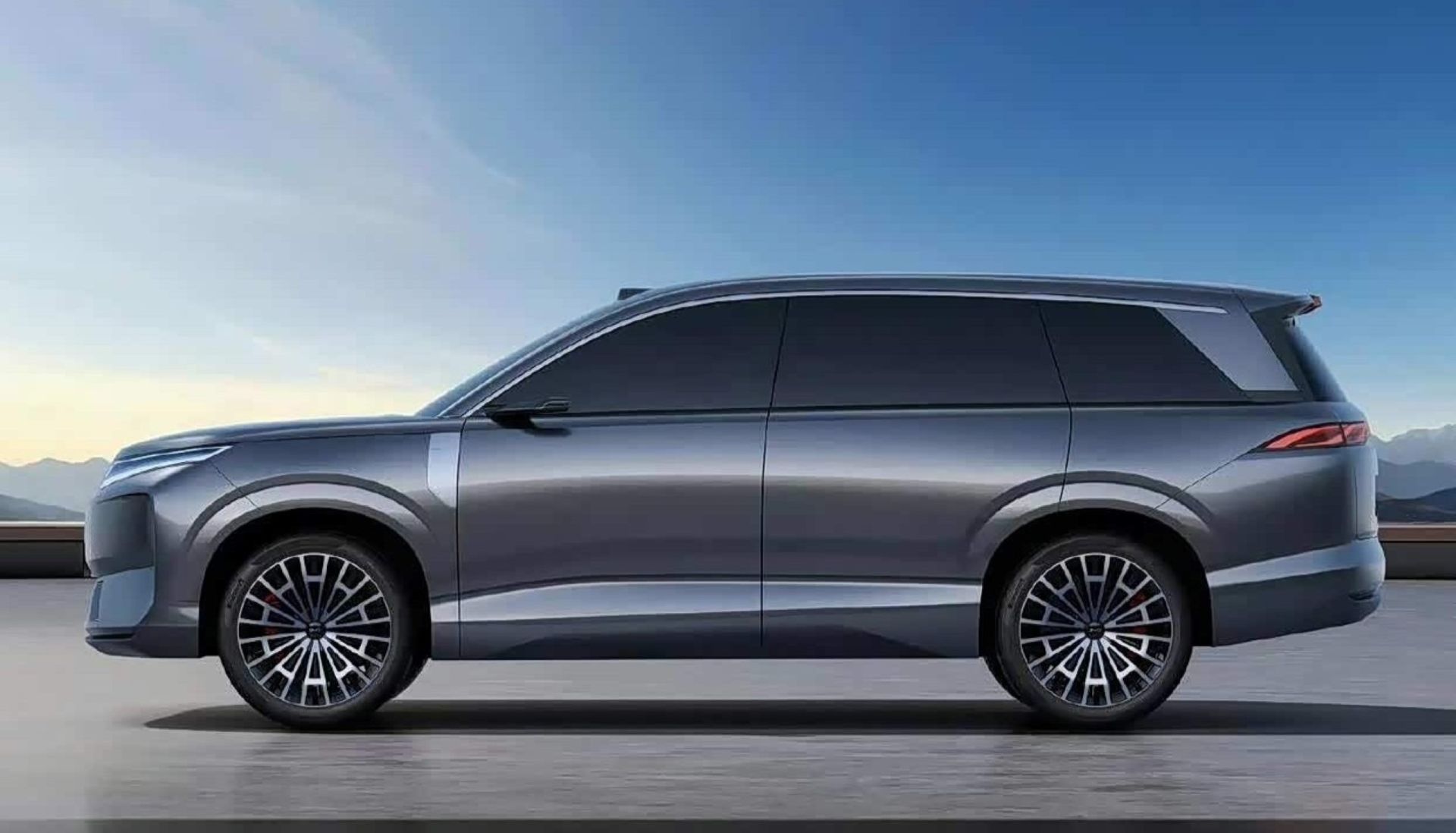 نمای جانبی خودرو بی‌وای داینستی