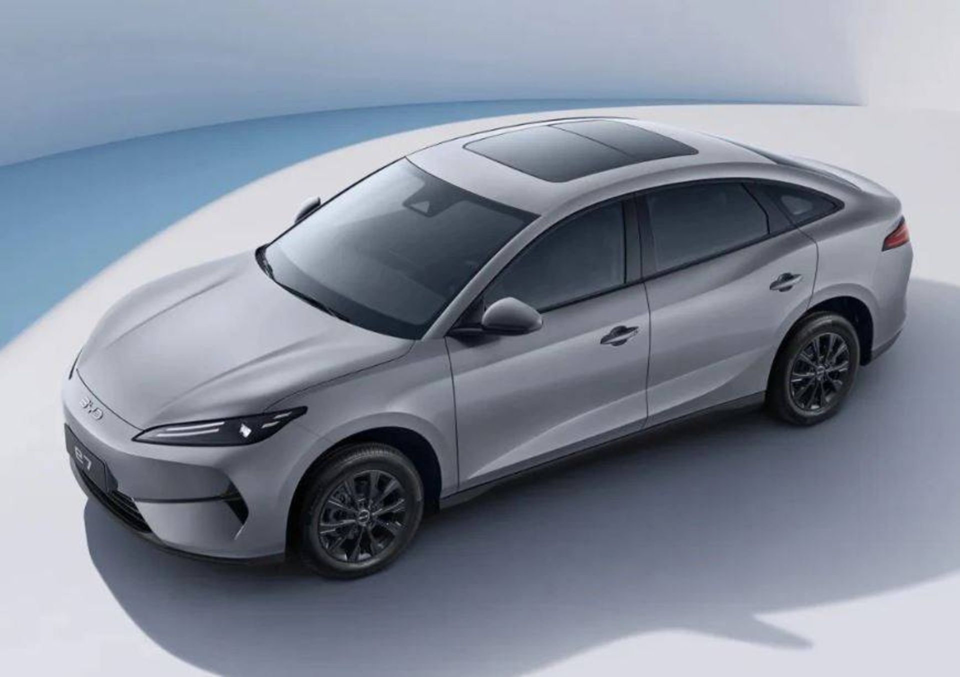 خودرو برقی BYD E7