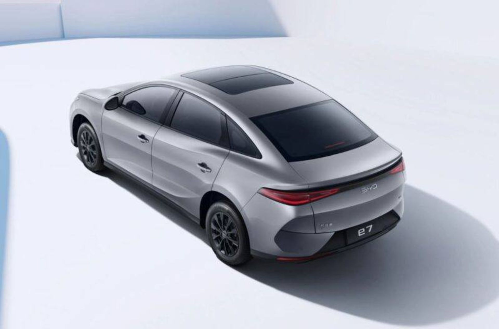 خودرو برقی BYD E7
