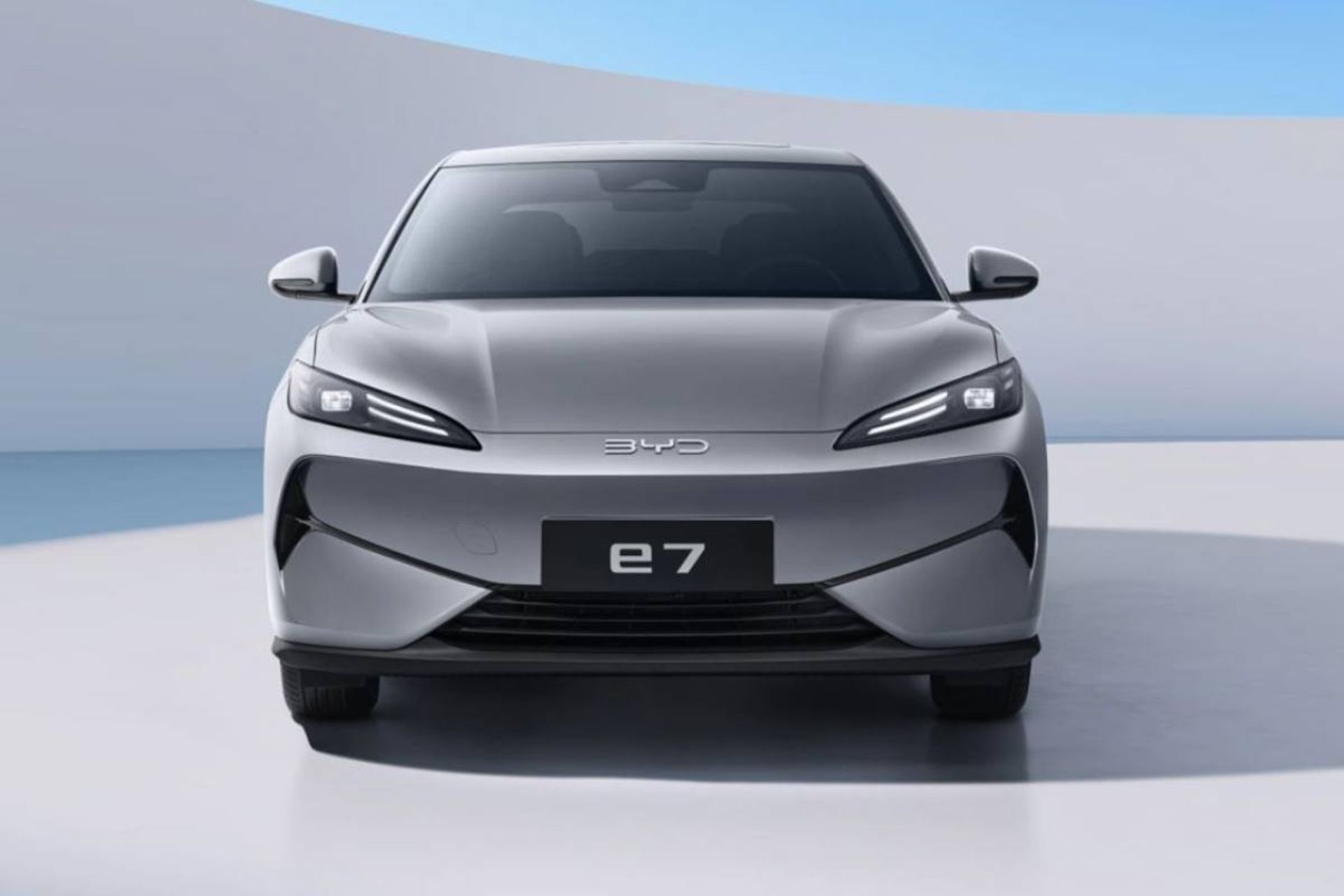 خودرو برقی BYD E7