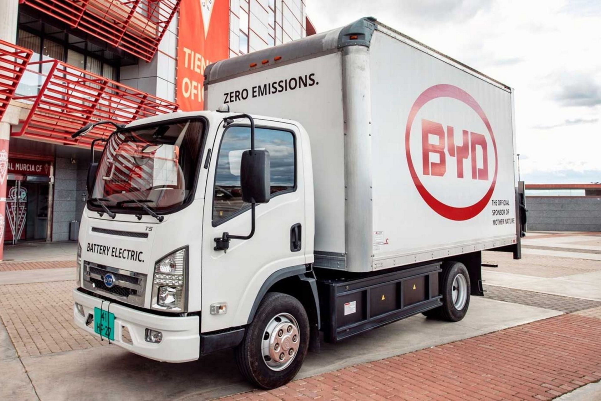 کامیون برقی BYD T6