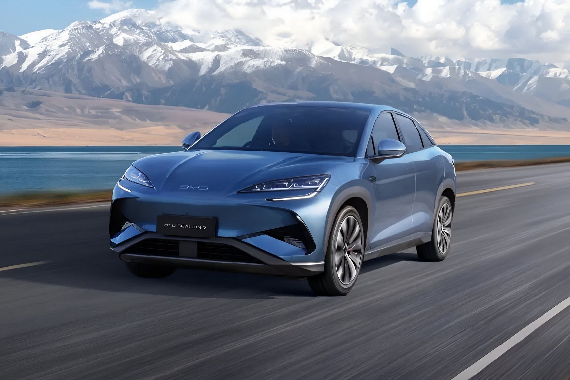 نمای سه چهارم جلو بی وای دی sealion 7