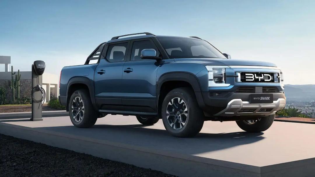 نمای سه‌چهارم جلو خودرو BYD Shark