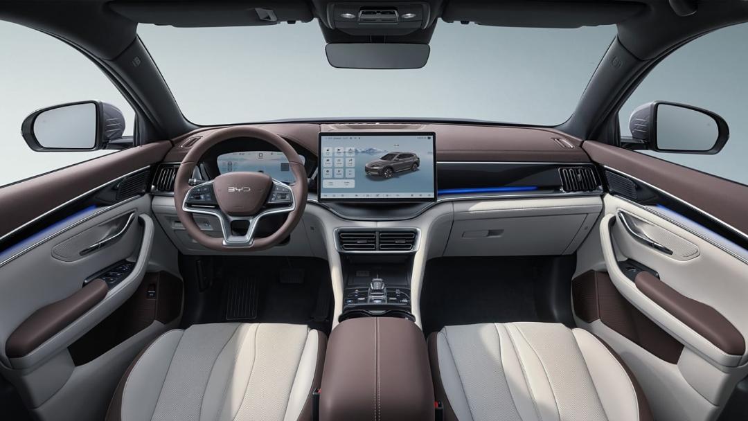 نمای داخل کابین خودرو BYD Song Plus 2025