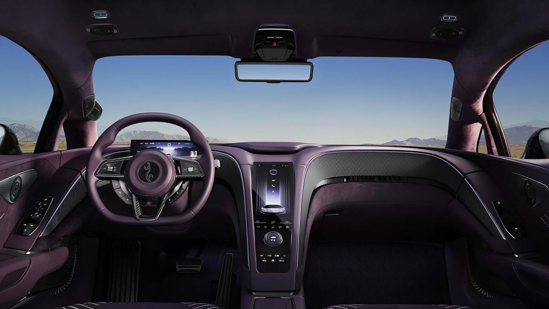 نمای داخل کابین خودرو BYD یانگ‌وانگ U9