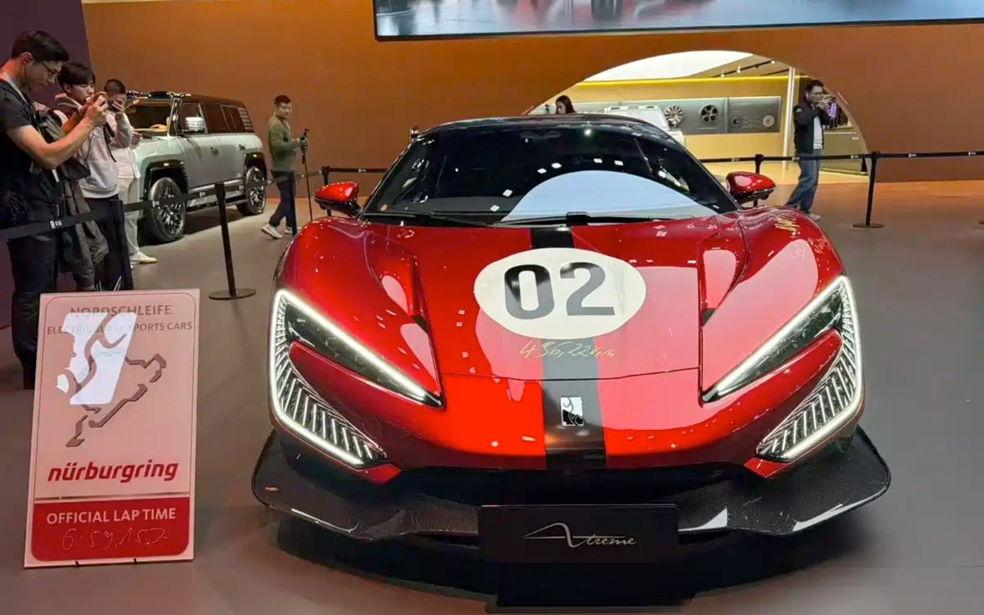 نمای جلو خودرو بی‌وای‌دی یانگ‌وانگ U9 اکستریم در نمایشگاه