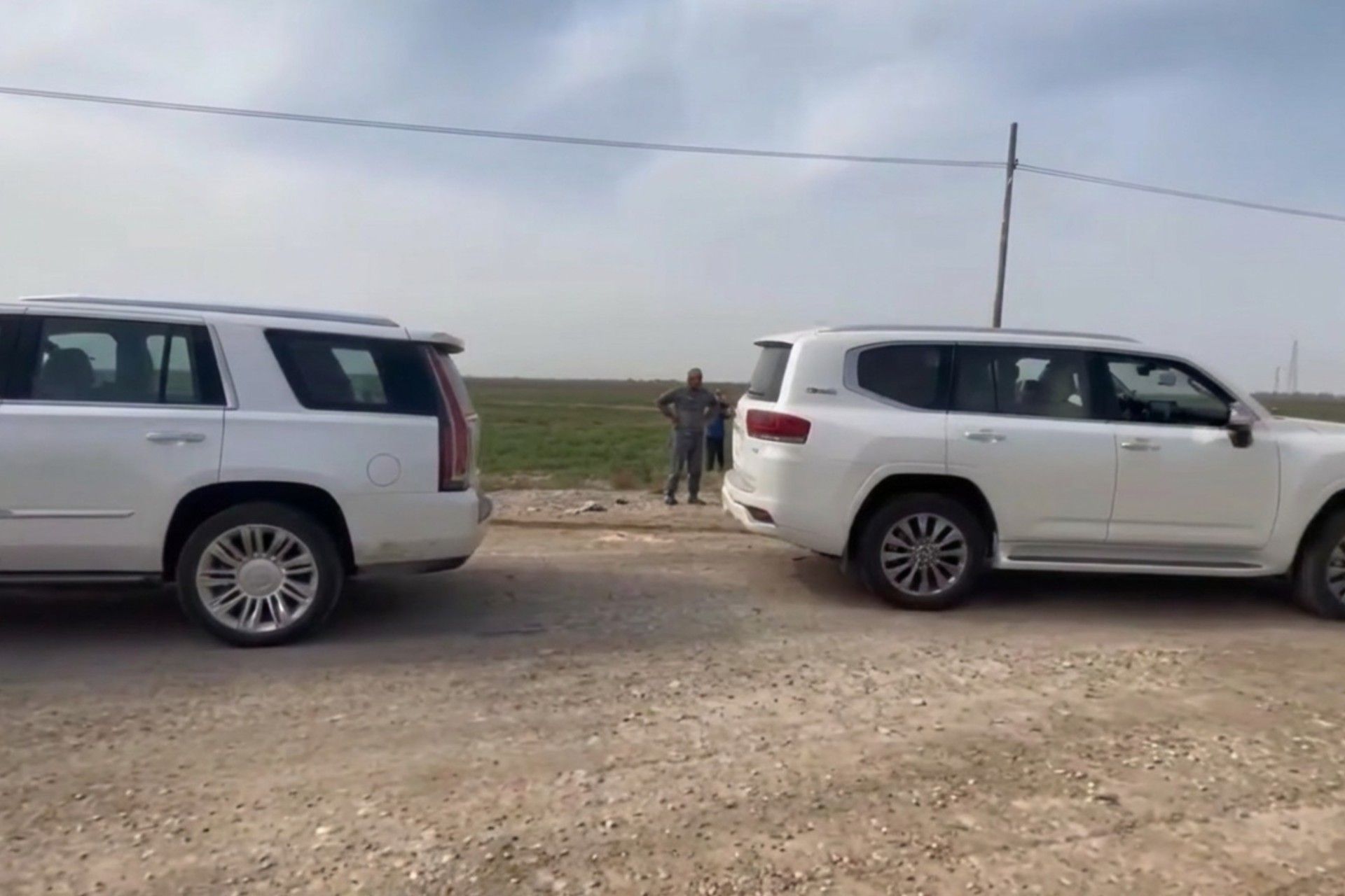 تست یدک‌کشی تویوتا لندکروزر و کادیلاک اسکالید