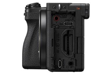 دوربین سونی Sony a6700 نمای جانبی و درگاه ها