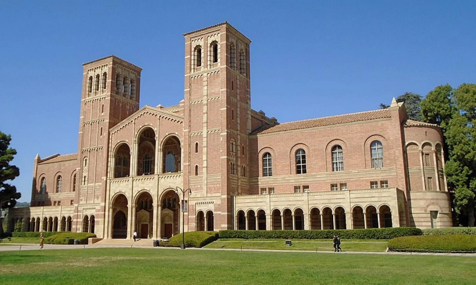 کمپ دانشگاه کالیفرنیا UCLA