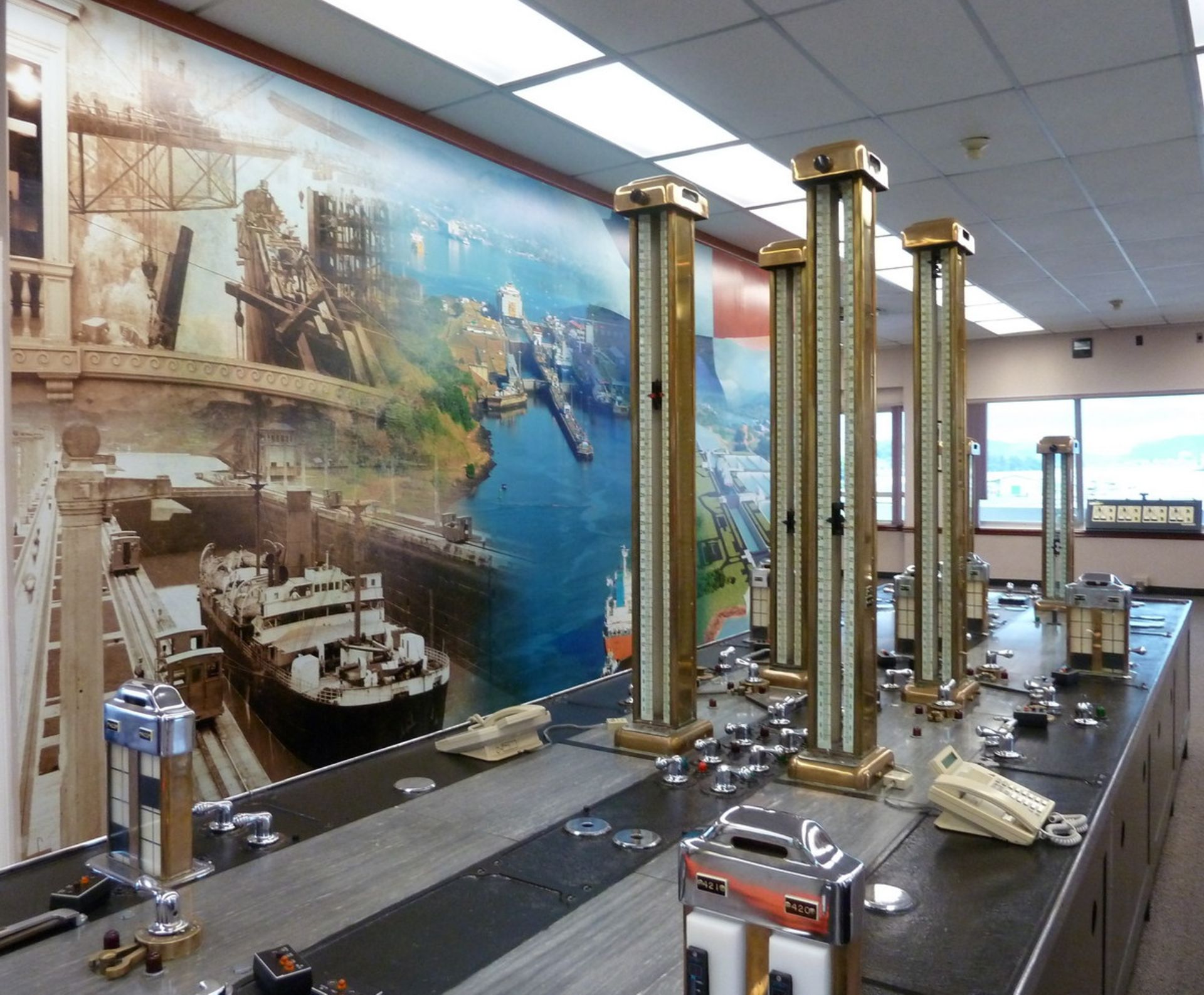 پنل کنترل قفل‌های کانال پاناما