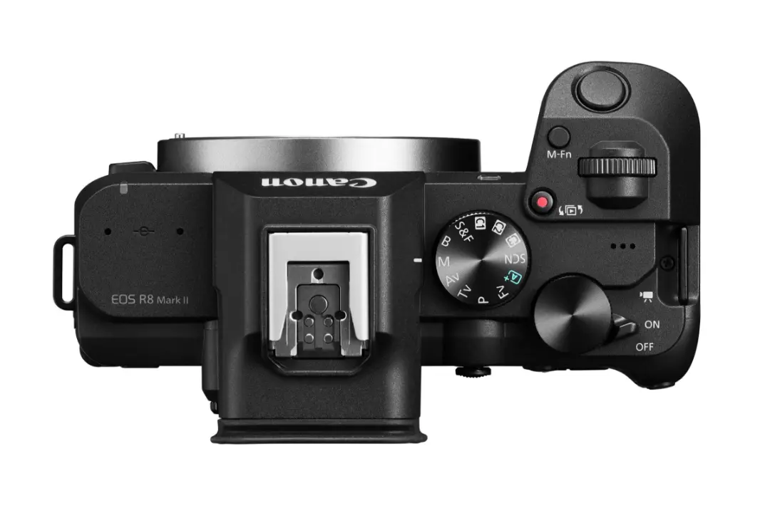 پنل کنترل و دکمه‌های بالای دوربین کانن (Canon EOS R8 Mark II)