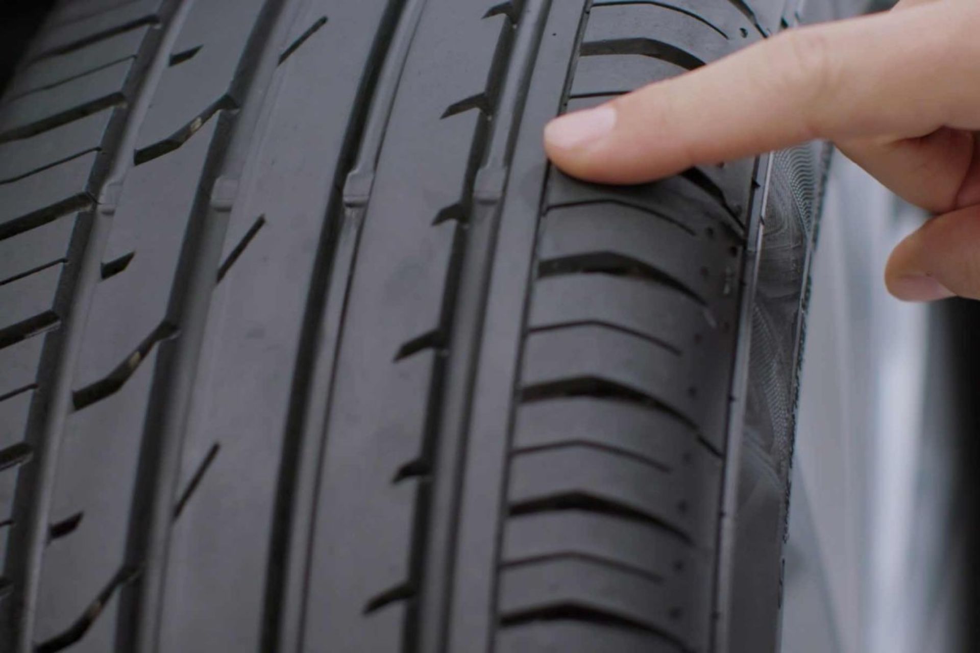 نشانگر زمان تعویض لاستیک خودرو