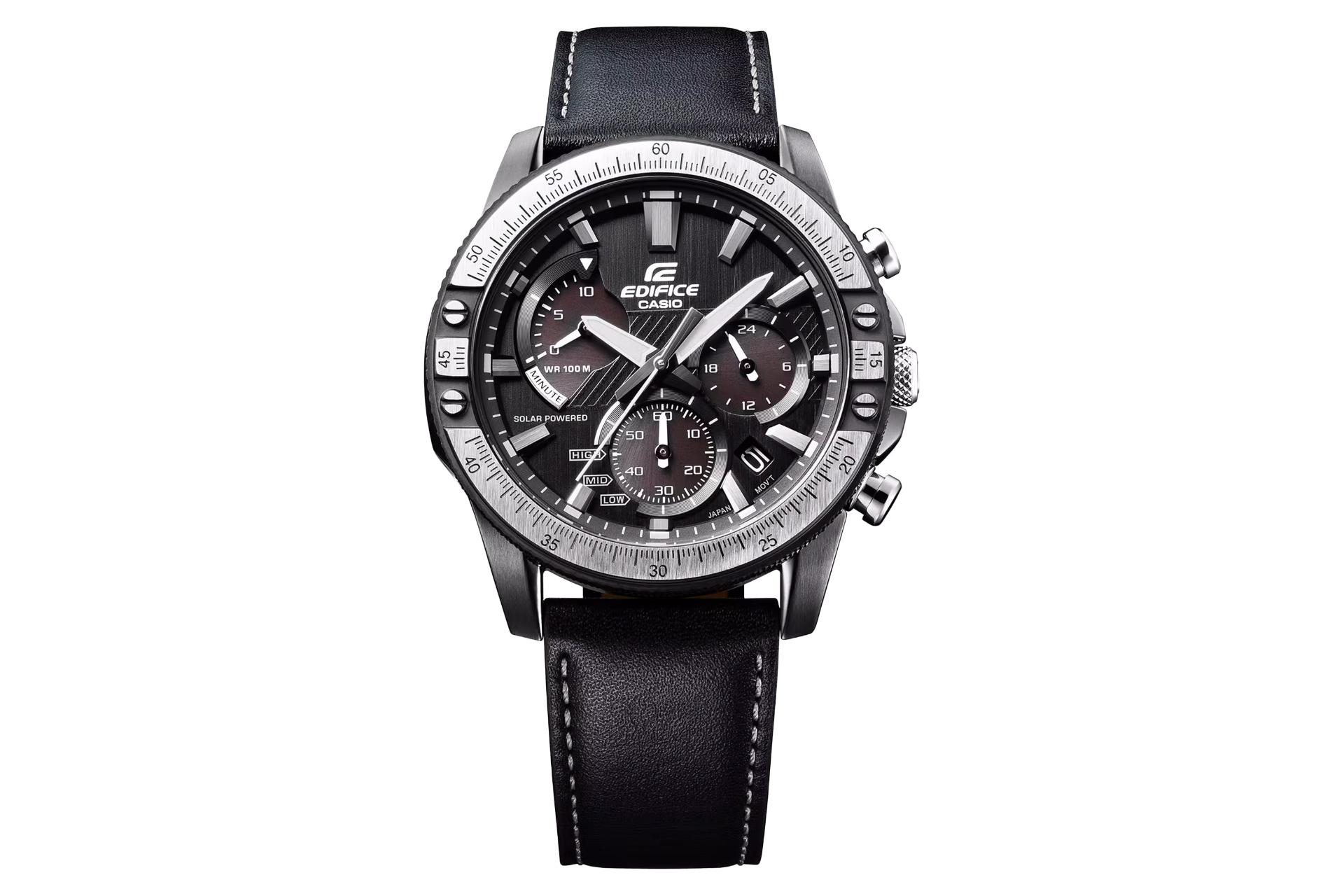 نمای جلوی ساعت مچی مردانه کاسیو Edifice EQS-930TL-1AV با نمایش بند و صفحه