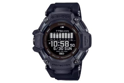نمای جلوی ساعت مچی مردانه کاسیو جی شاک GBD-H2000-1B با نمایش فریم و صفحه