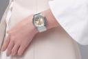 نمای جلوی ساعت مچی زنانه کاسیو جی شاک GM-S2110-7A9 بسته شده روی مچ