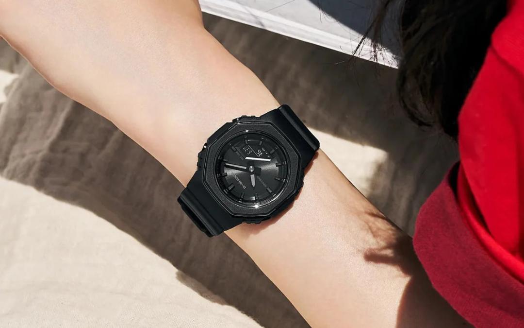 ساعت مچی مشکی جی‌شاک (G-Shock) مدل GMA-P2110B روی مچ دست