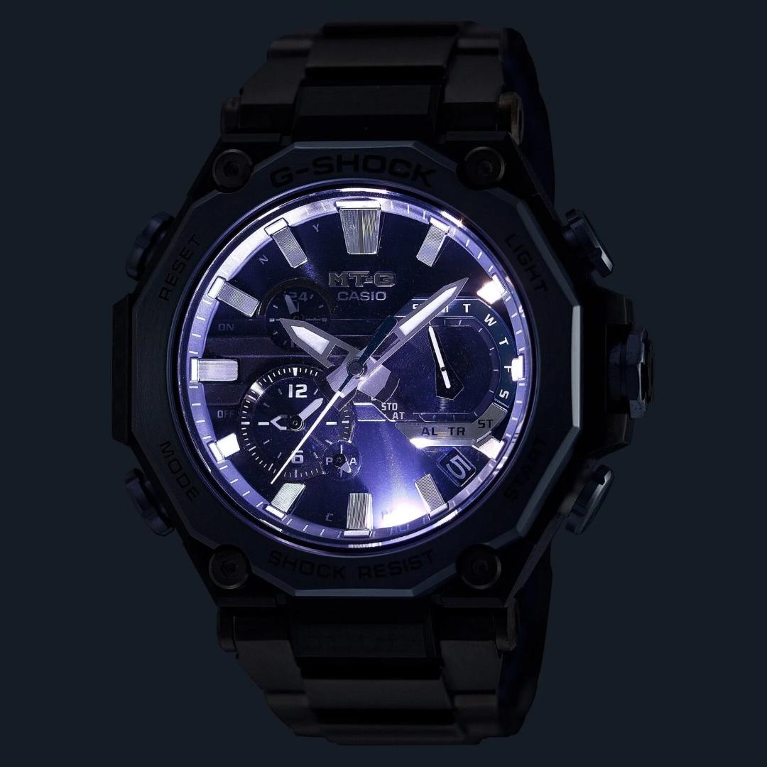 ساعت G-Shock MTG-B2000YBD-2A درحال پخش نور