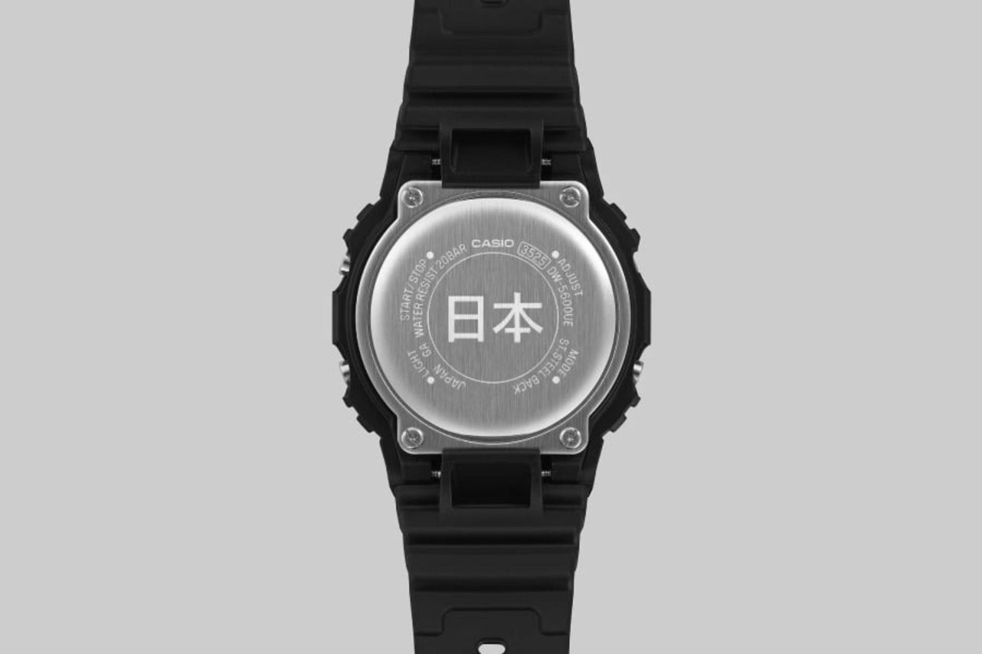 نمای پشت ساعت هوشمند کاسیو جی‌شاک DW-5600KHFM25-1JR