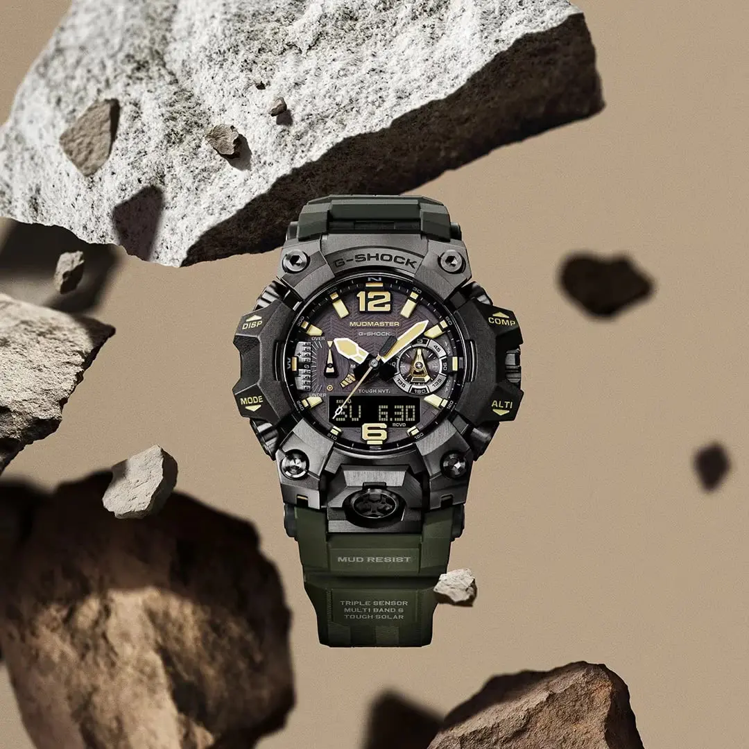 ساعت کاسیو لند مدماستر (Casio Land Mudmaster GWG-B1000-1A3JF) با بدنه مقاوم در میان صخره‌ها