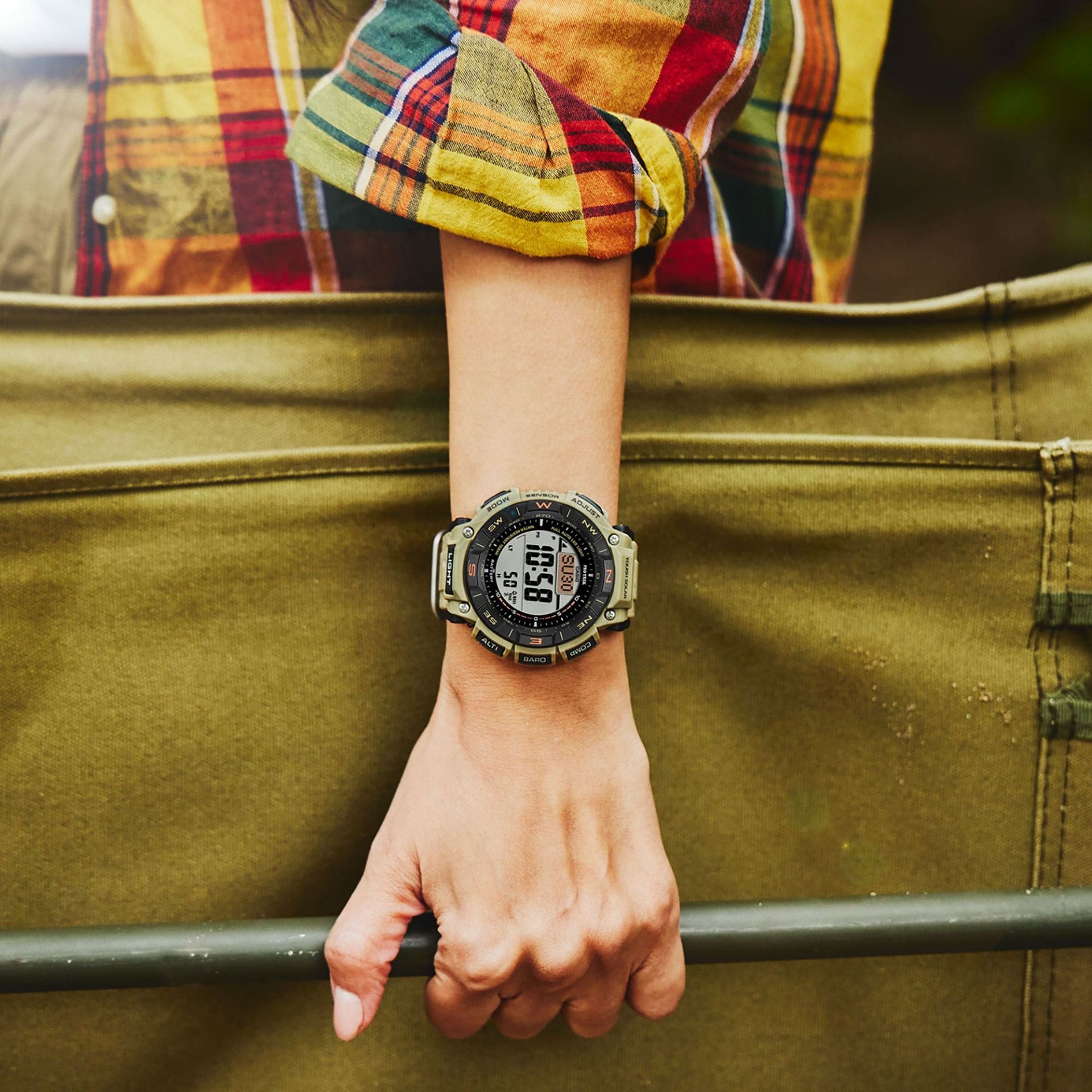 نمای ساعت کاسیو پروترک روی مچ دست