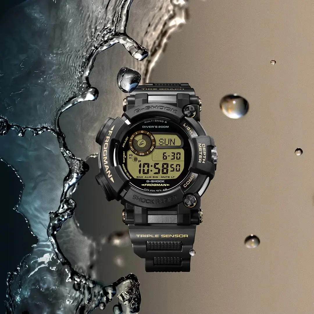 ساعت دیجیتال کاسیو مدل Sea Frogman GWF-D1000BC-1JF در میان پاشش آب