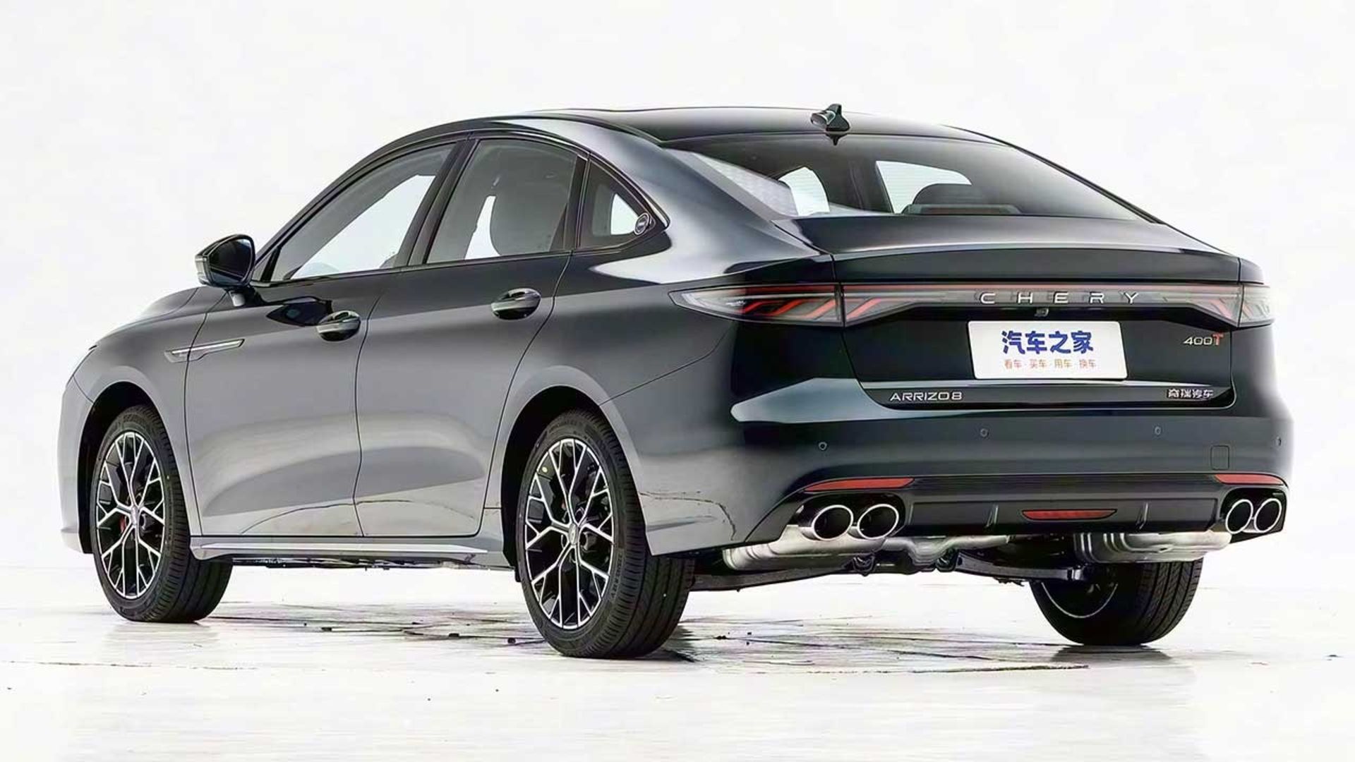 نمای سه‌چهارم عقب خودرو چری آریزو ۸ پرو