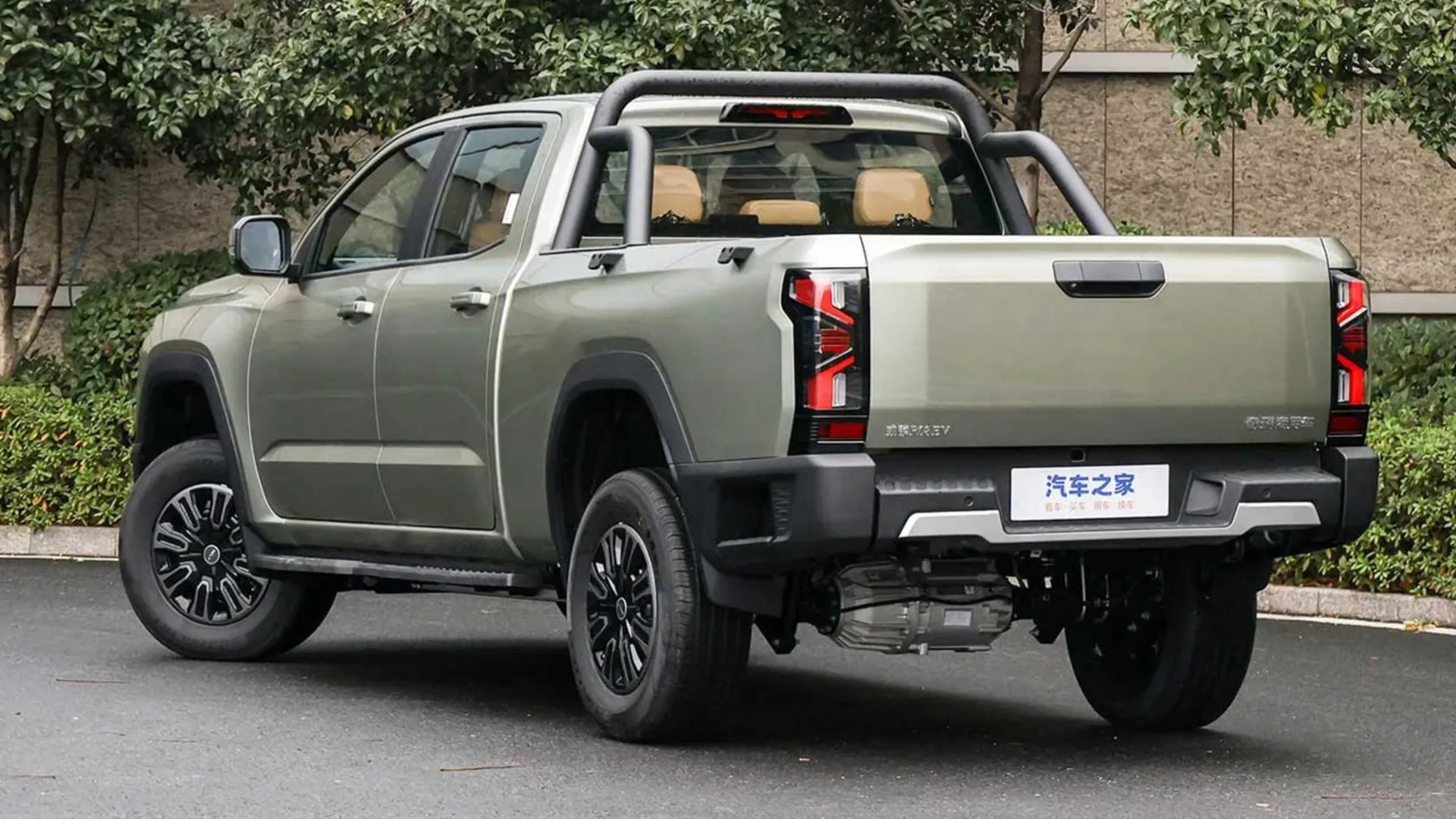 سه‌چهارم عقبی وانت چری هیملا