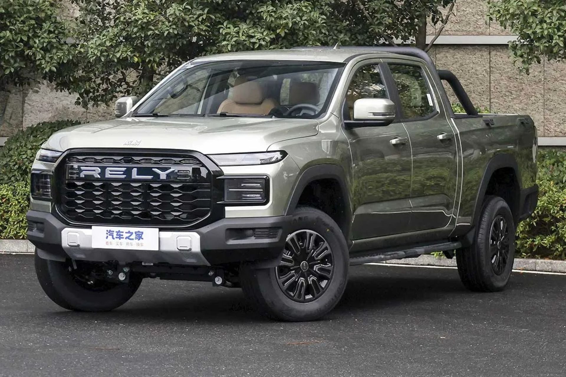 سه‌چهارم جلویی وانت چری هیملا