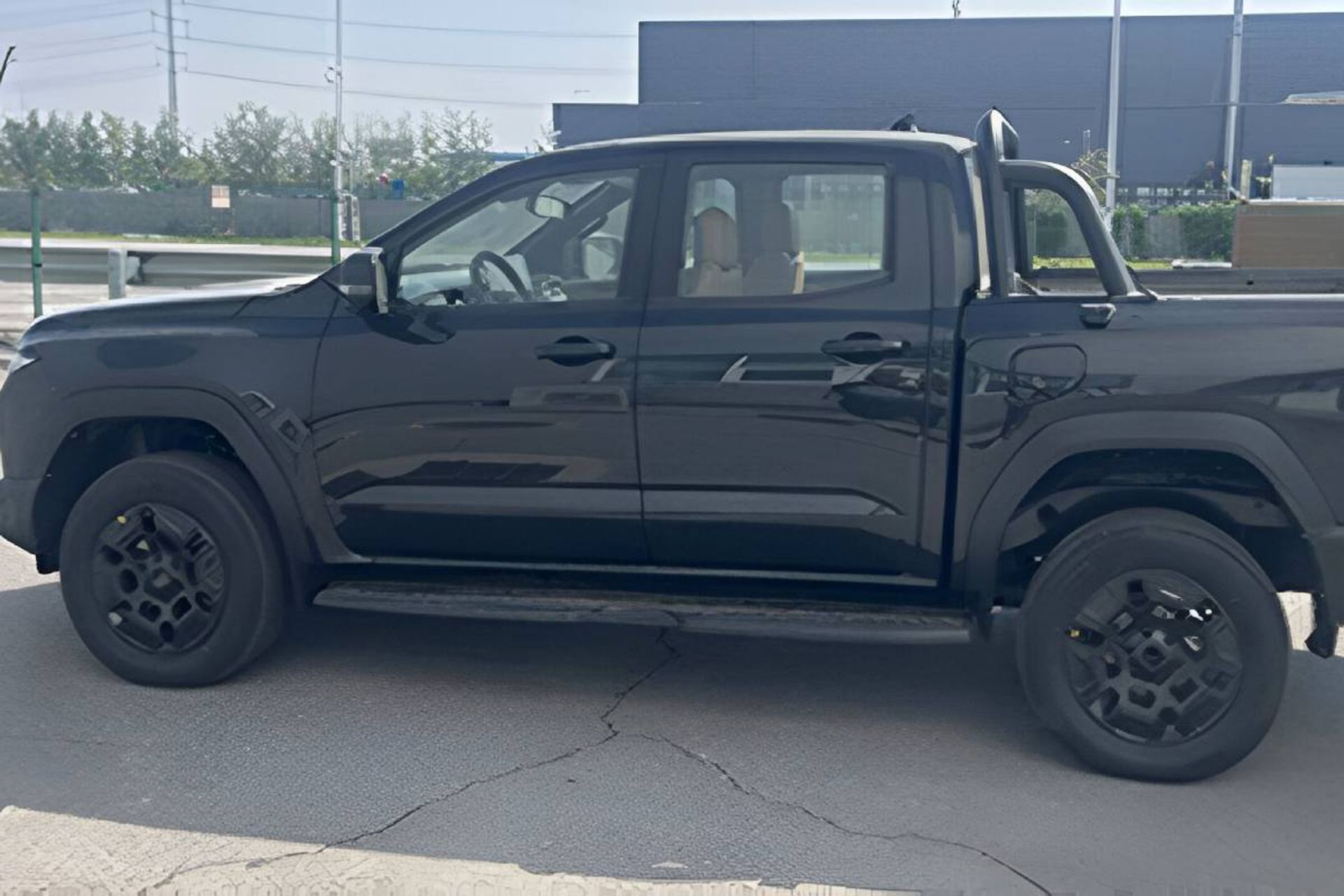 کایتین R08 نمای کنار