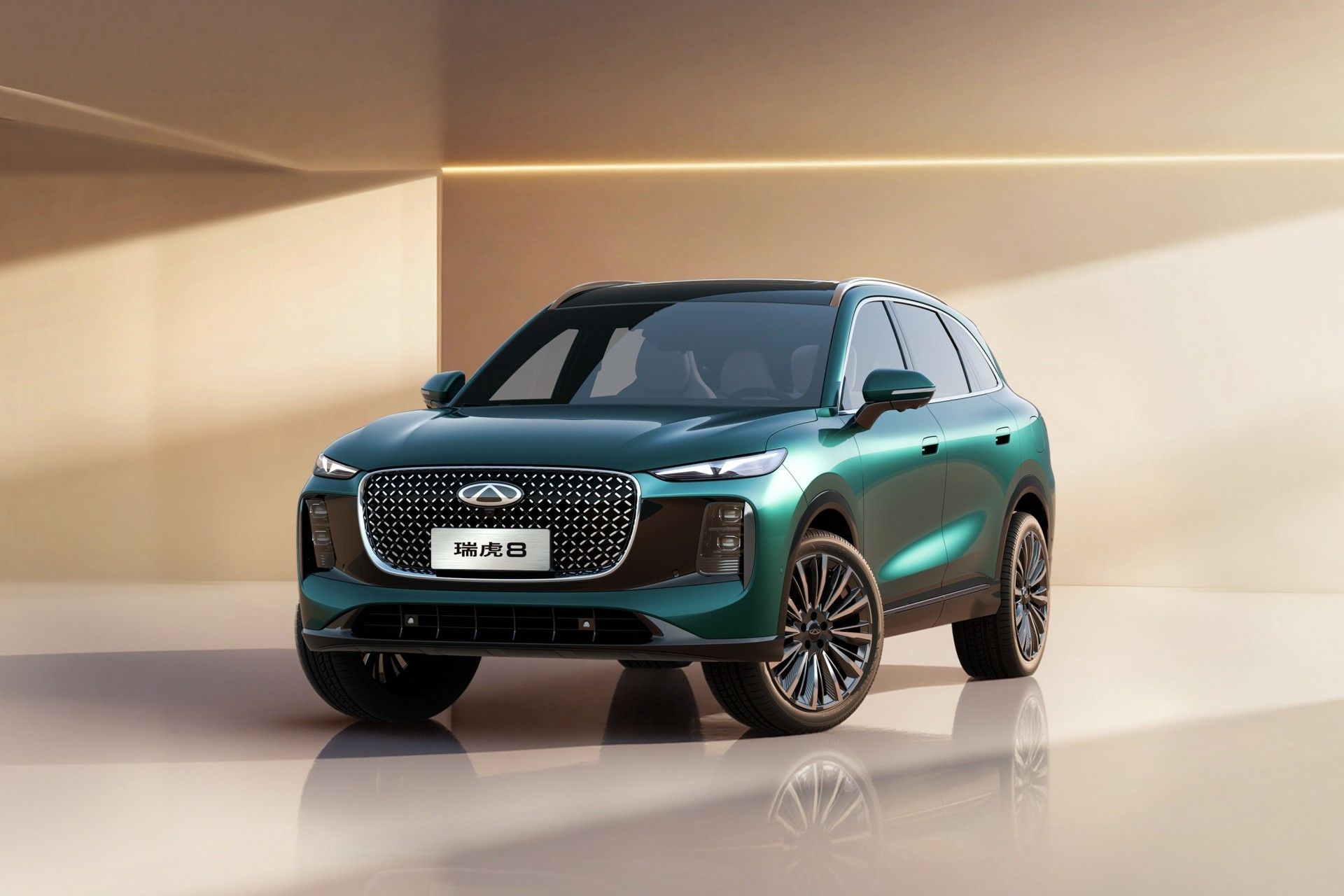 نمای جلو خودرو چری تیگو ۸ مدل ۲۰۲۶