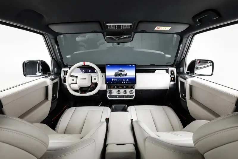 کابین داخلی خودروی iCar Super V23 در جاده
