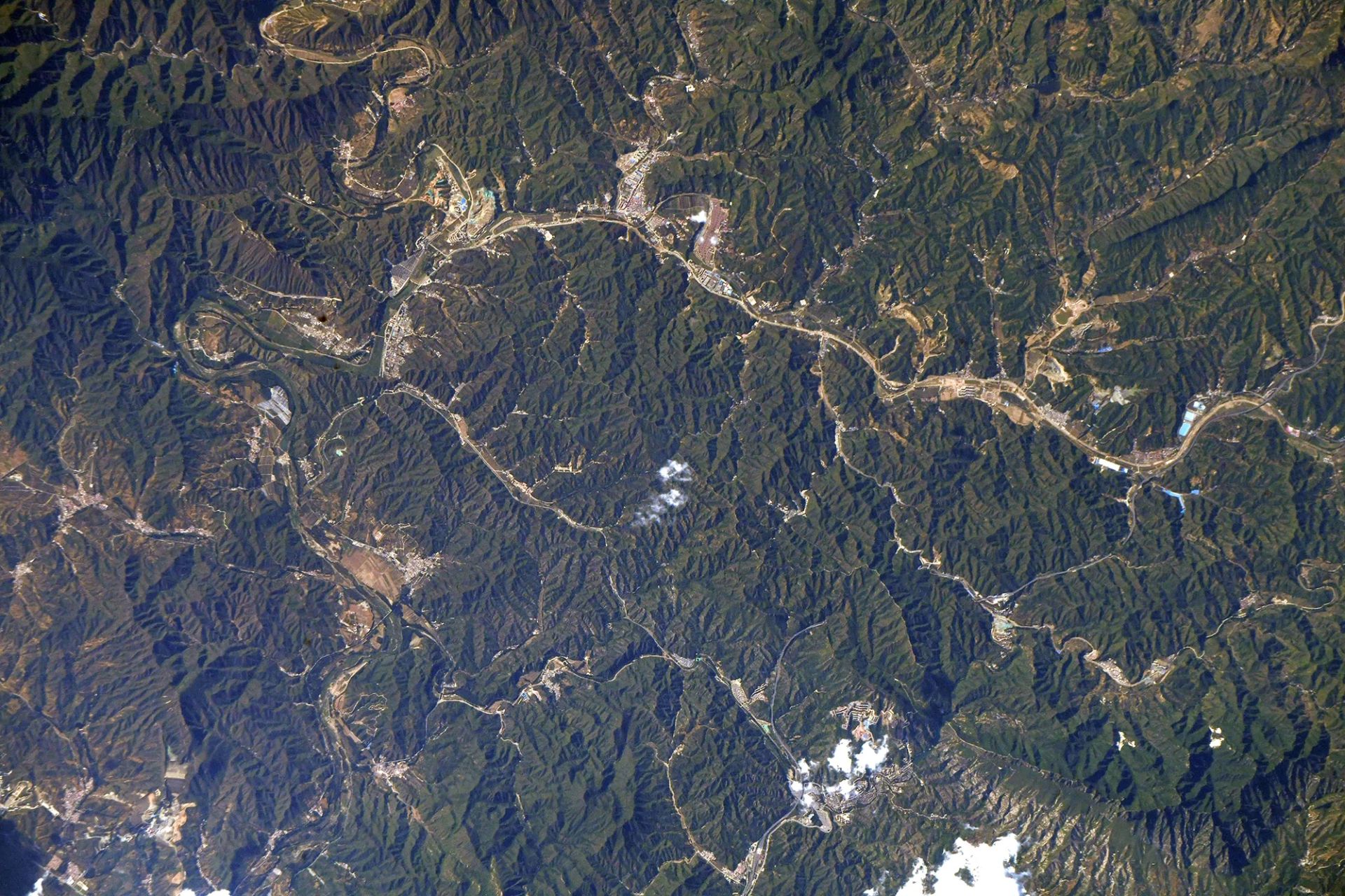 The Great Wall of China from the perspective of a telephoto camera