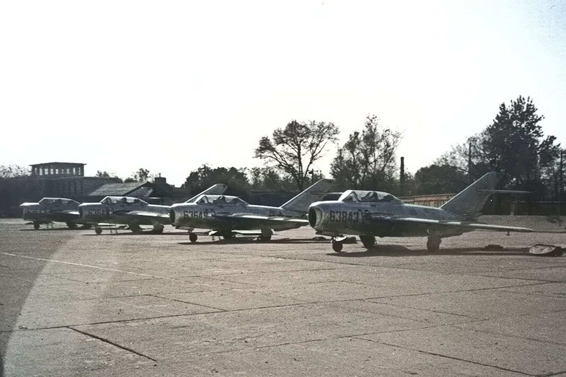 نسخه آموزشی چینی MiG-15UTI با نام داخلی JJ-2