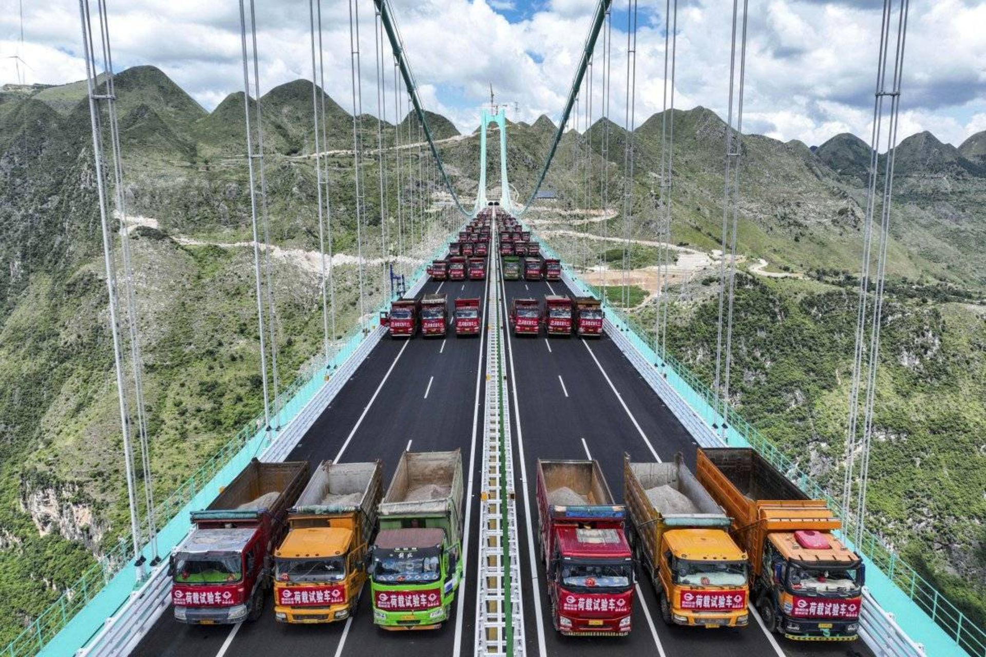 آزمایش پل با کامیون