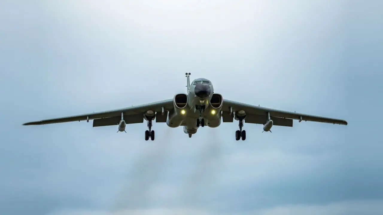 بمب افکن H-6 چین