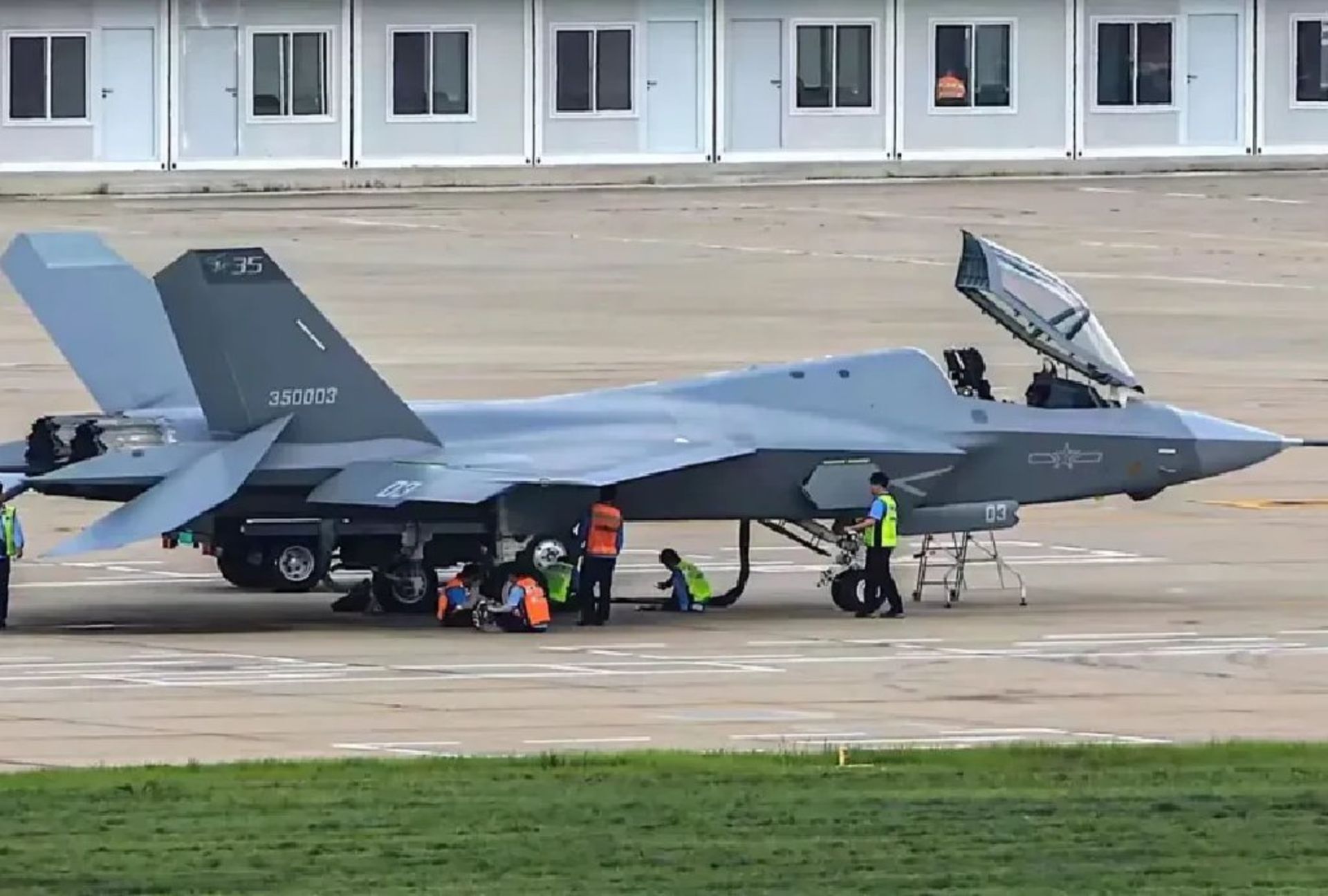 جنگنده چینی J-35