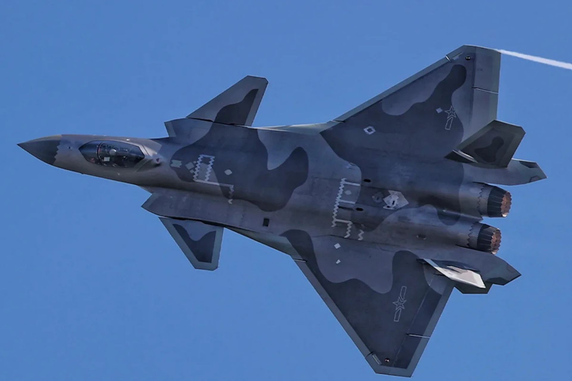 جنگنده رادارگریز J-20 چین